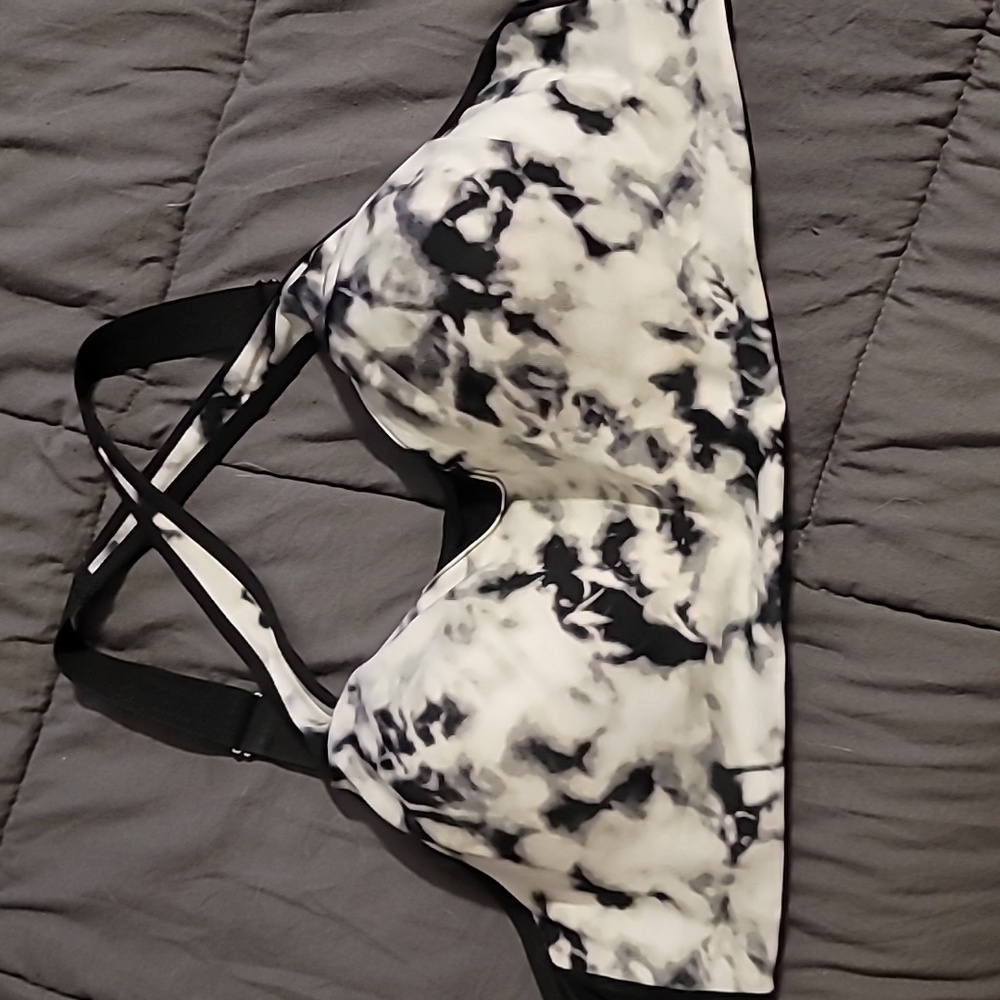 Pink ultimate lightly lined sports bra